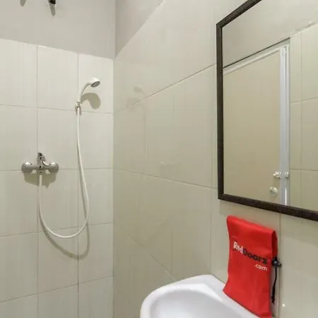 Reddoorz Near Puri Indah Mall-3